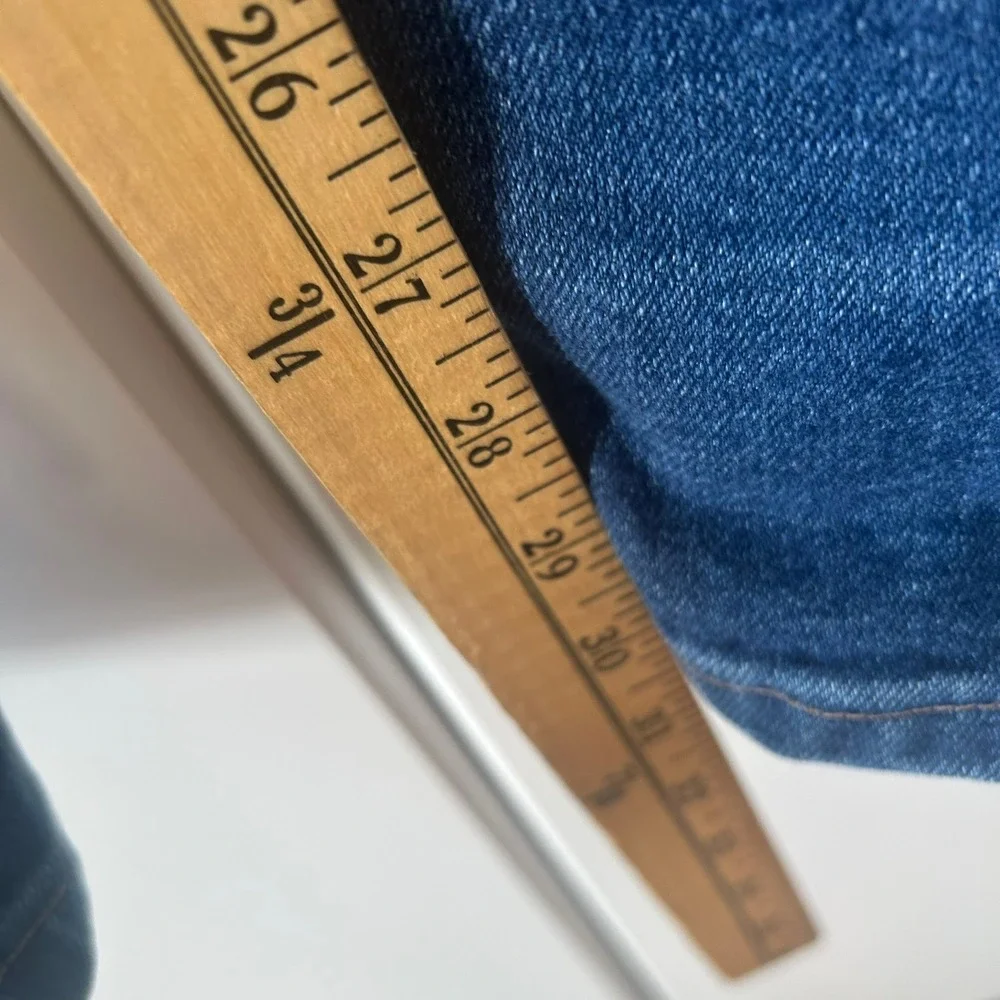 Vintage Wrangler Misses High Waisted Jeans Straight Leg Medium Wash USA Made 12